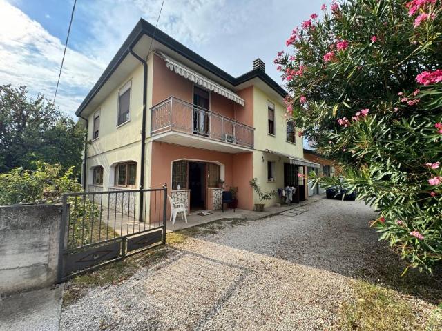 Casa indipendente in vendita a Noventa Vicentina VI