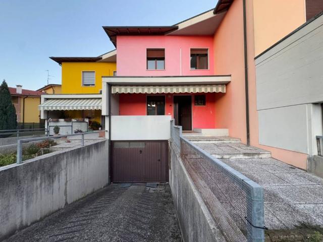 Casa indipendente in vendita a Noventa Vicentina VI