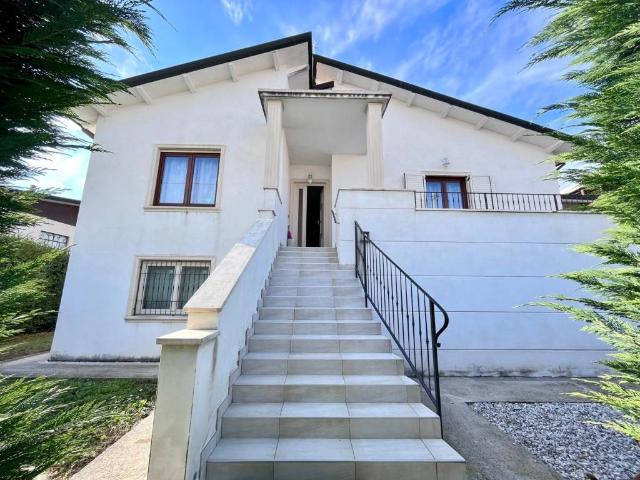 Casa indipendente in vendita a Noventa Vicentina VI