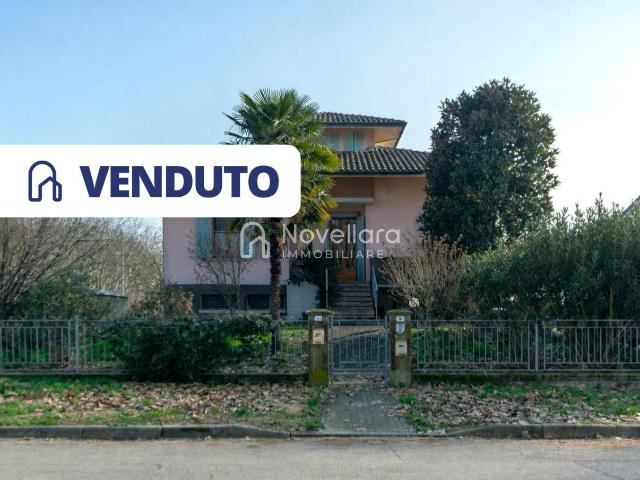 CASA INDIPENDENTE in VENDITA a NOVELLARA di 10 vani