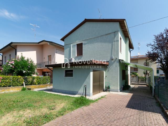 CASA INDIPENDENTE in VENDITA a NOVELLARA di 5 vani