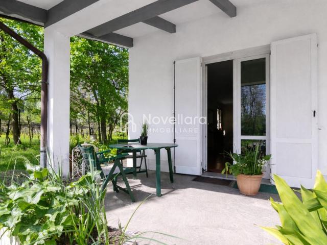 CASA INDIPENDENTE in VENDITA a NOVELLARA di 8 vani
