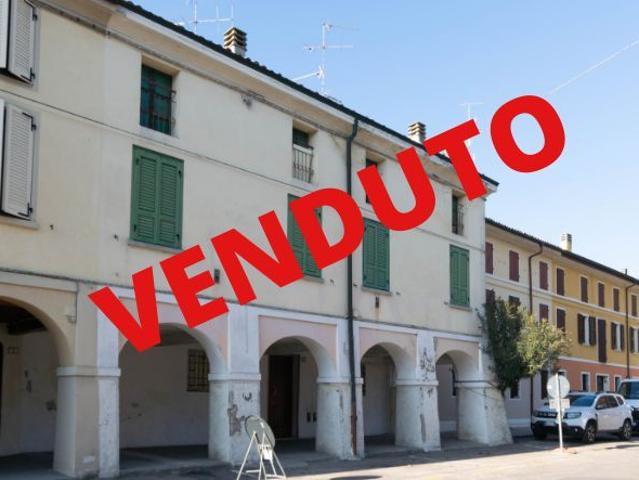 CASA INDIPENDENTE in VENDITA a NOVELLARA di 9 vani