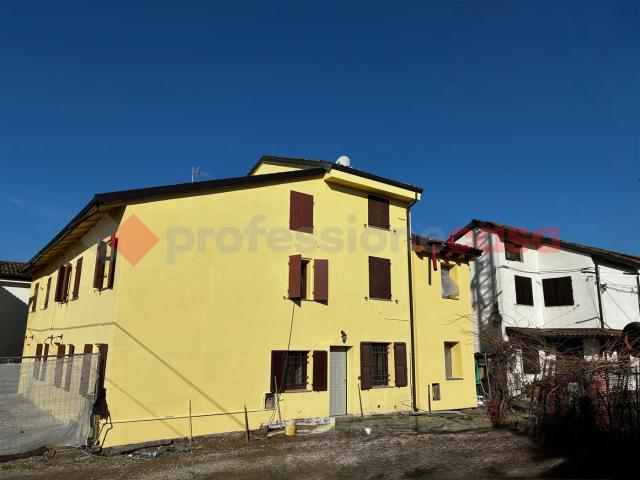 Casa indipendente in vendita a Novi di Modena