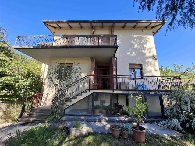 Casa indipendente in vendita a Nocera Umbra PG