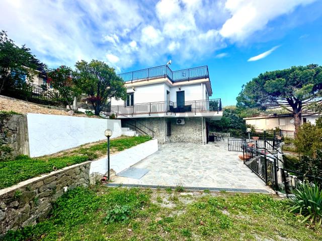Casa Indipendente in vendita a Noli