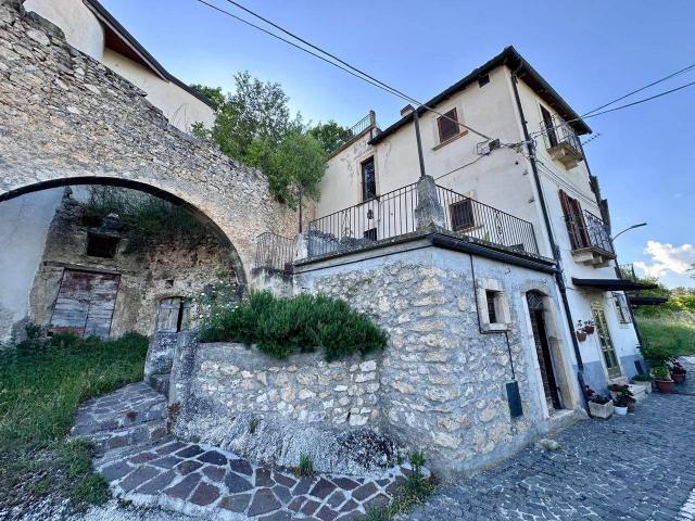 Casa indipendente in vendita a Navelli
