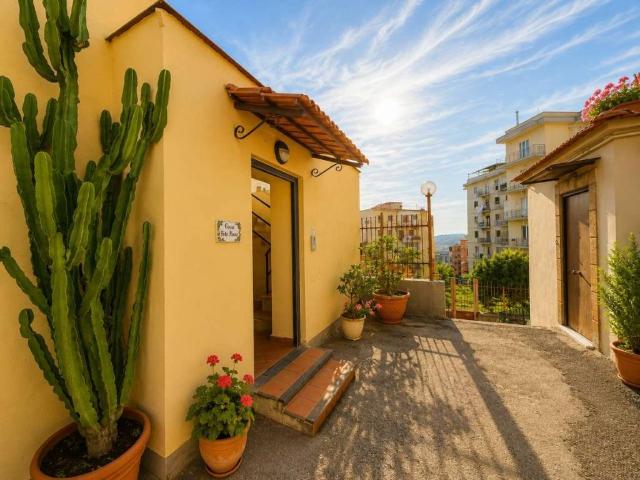 Casa indipendente in vendita a Napoli NA