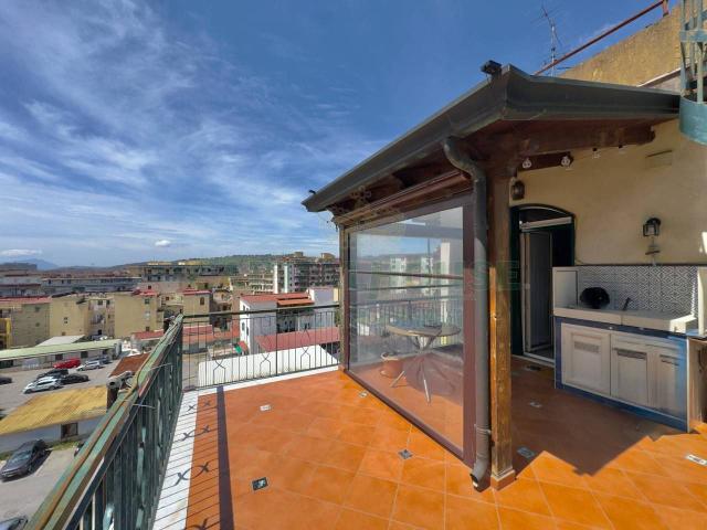 Casa indipendente in vendita a Napoli