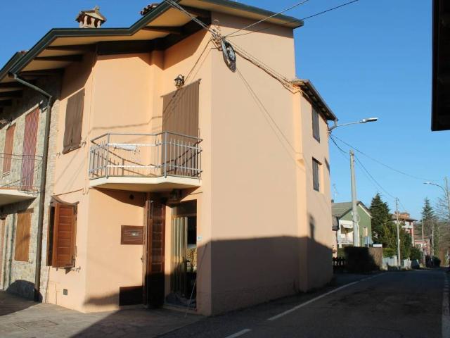 Casa indipendente in vendita a Neviano degli Arduini PR