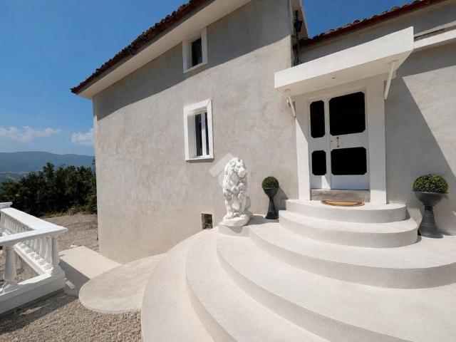 Casa indipendente in vendita a Neviano degli Arduini PR