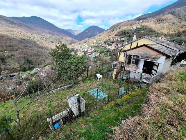 Casa indipendente in vendita a Neirone GE