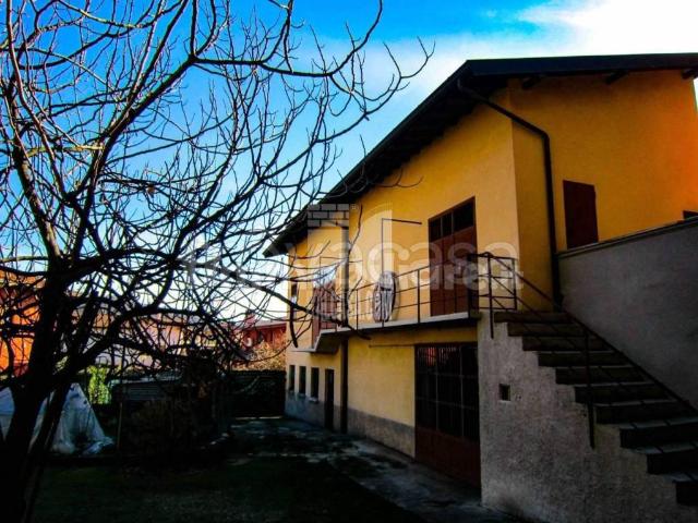 Casa indipendente in vendita a Nembro via verdi