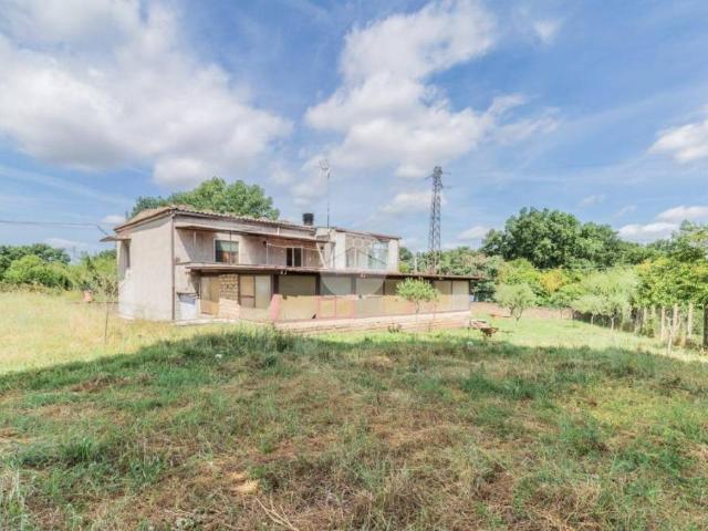 Casa indipendente in vendita a Nepi via Vittorio Alfieri, 7