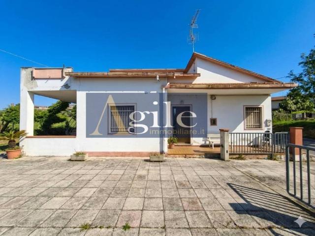 Casa indipendente in vendita a Nereto TE