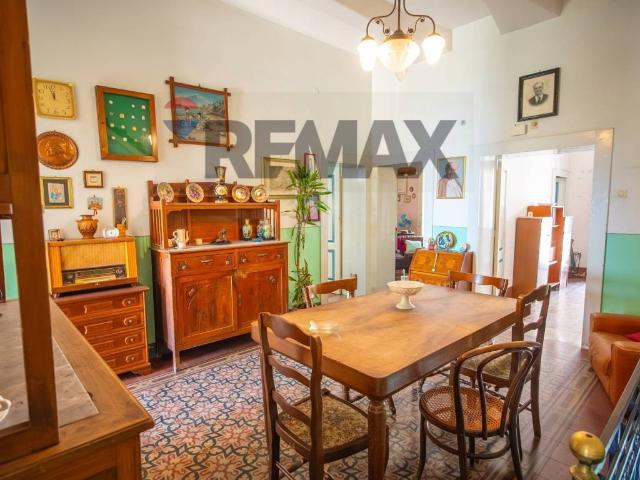 Casa indipendente in vendita a Nizza di Sicilia ME