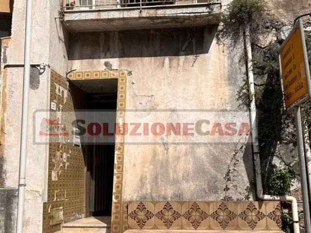 Casa indipendente in vendita a Nizza di Sicilia ME