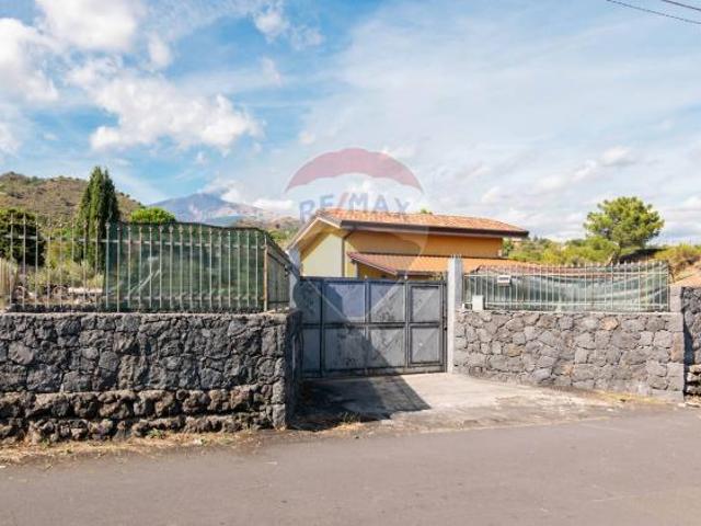 Casa Indipendente in vendita a Nicolosi