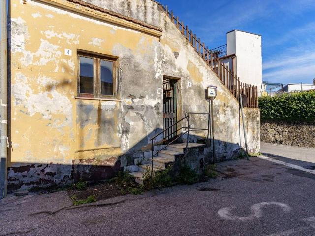 Casa indipendente in vendita a Nicolosi CT