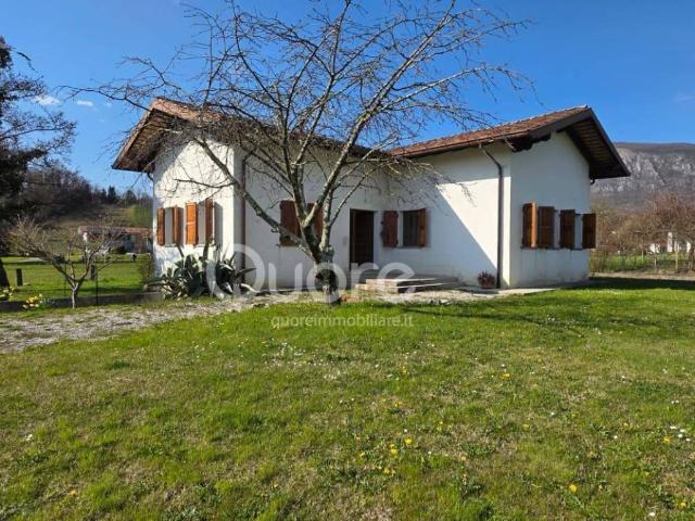 Casa indipendente in vendita a Nimis UD
