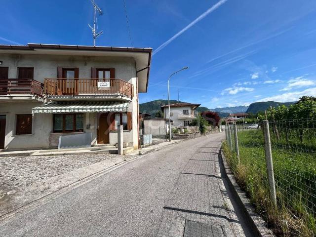 Casa indipendente in vendita a Nimis via dei Micossi, 10