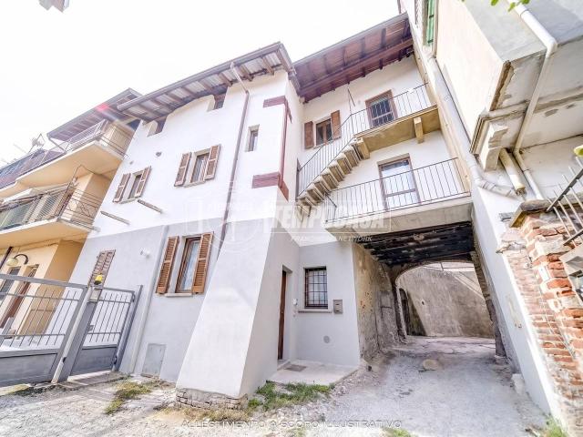 Casa indipendente in vendita a Solbiate Arno