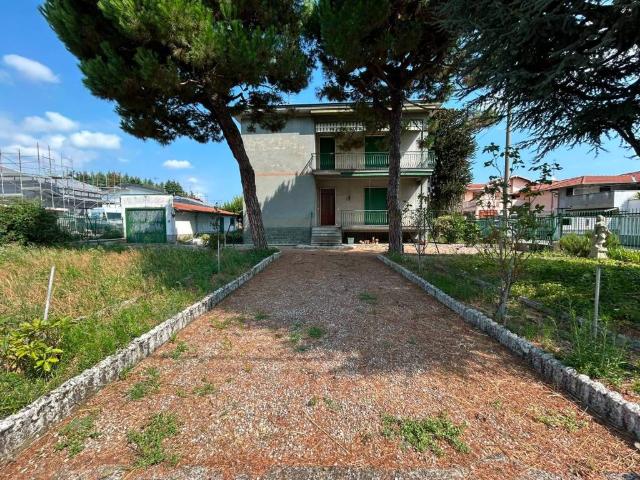 Casa indipendente in vendita a Solbiate Olona VA