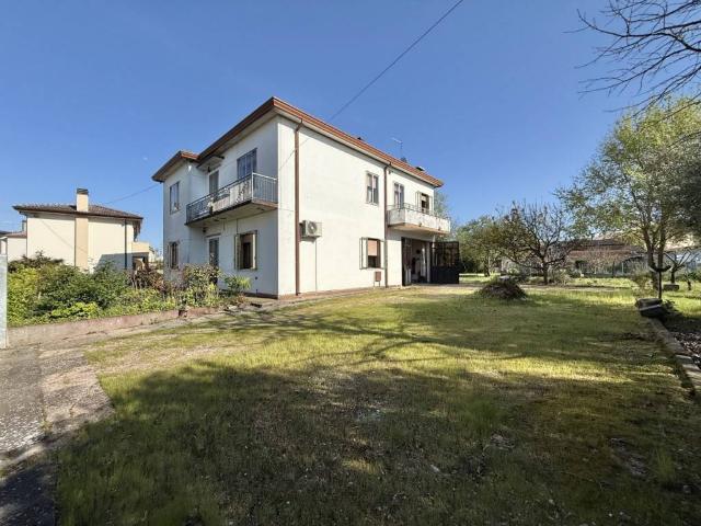 Casa indipendente in vendita a Solesino PD