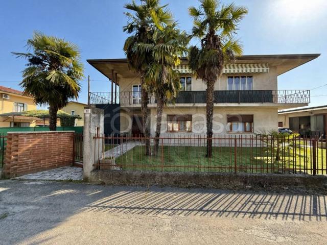 Casa indipendente in vendita a Solesino via Arzere