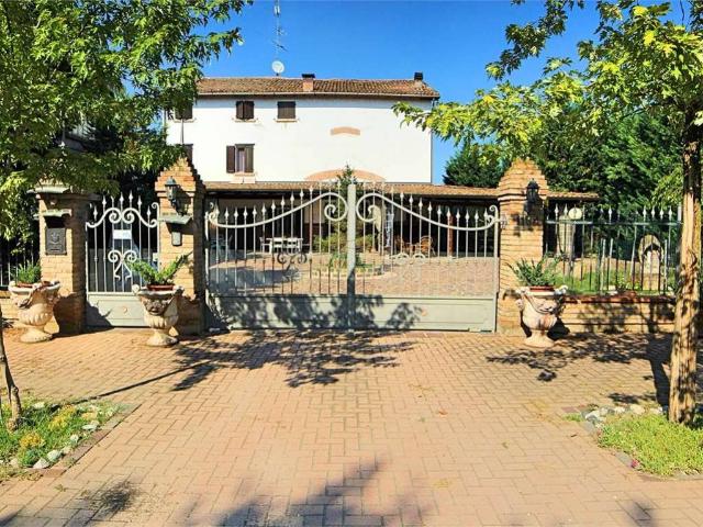 Casa indipendente in vendita a Soliera MO