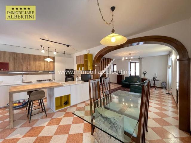 Casa indipendente in vendita a Sommacampagna VR
