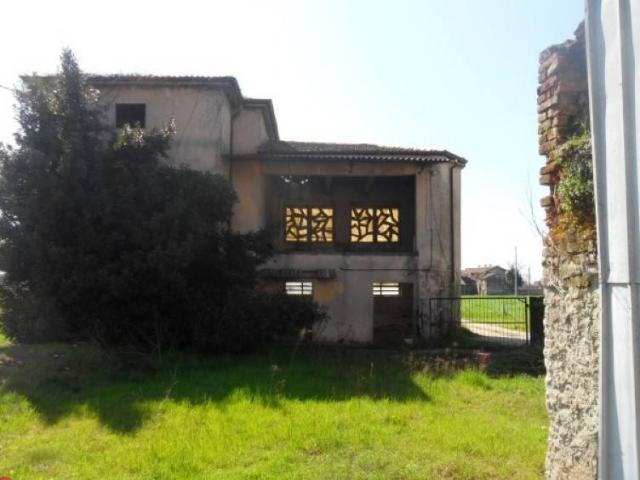 Casa indipendente in vendita a Soncino CR