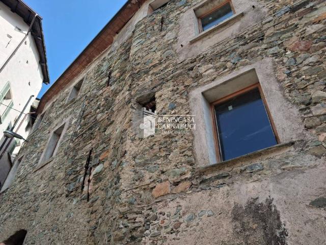 Casa indipendente in vendita a Sondrio SO