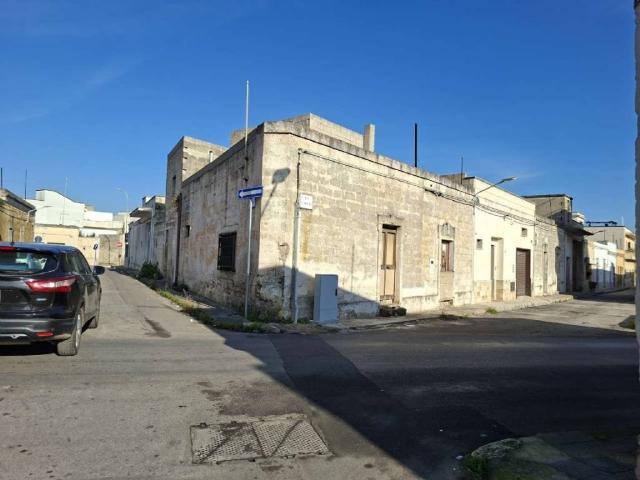 Casa indipendente in vendita a Sava TA