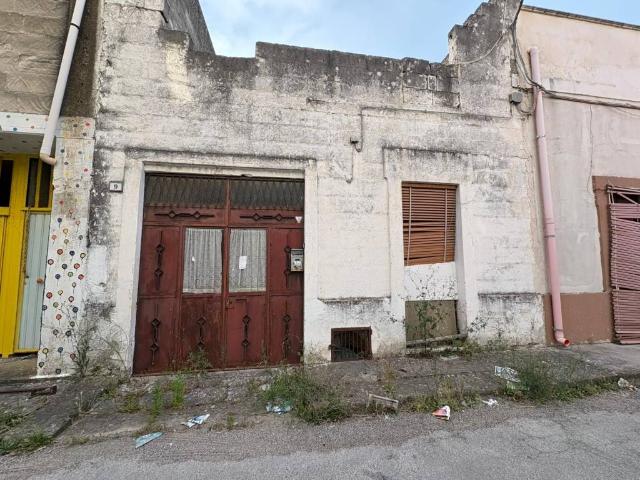 Casa indipendente in vendita a Sava TA
