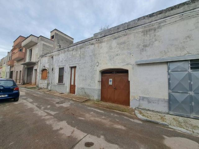 Casa indipendente in vendita a Sava TA