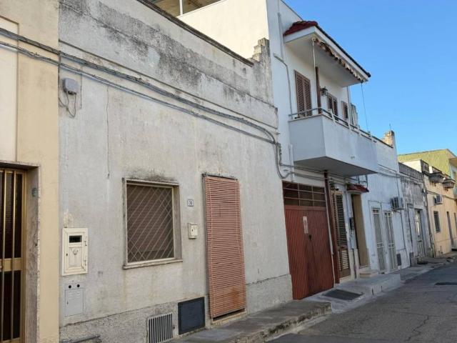 Casa indipendente in vendita a Sava TA