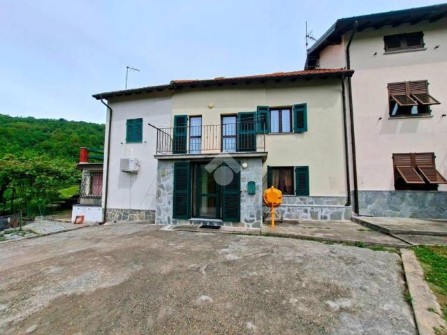 Casa indipendente in vendita a Savignone GE