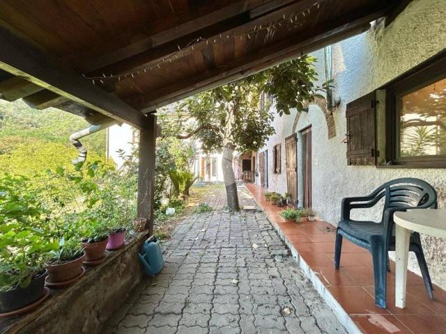 Casa indipendente in vendita a Savona SV