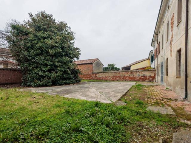 Casa indipendente in vendita a Sabbioneta MN