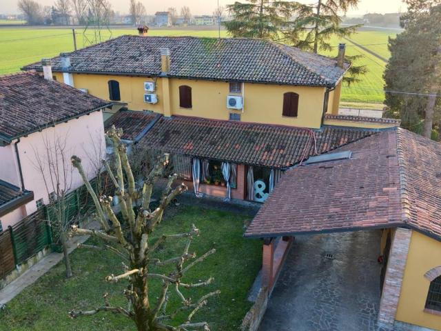 Casa indipendente in vendita a Sala Bolognese BO