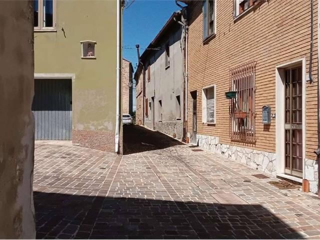 Casa indipendente in vendita a Saludecio RN