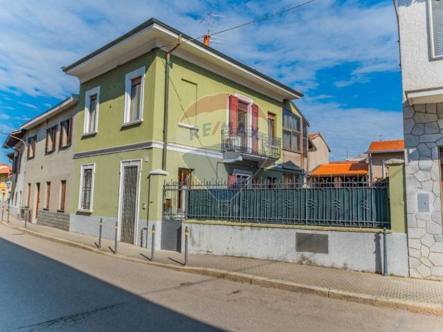 Casa indipendente in vendita a Samarate VA