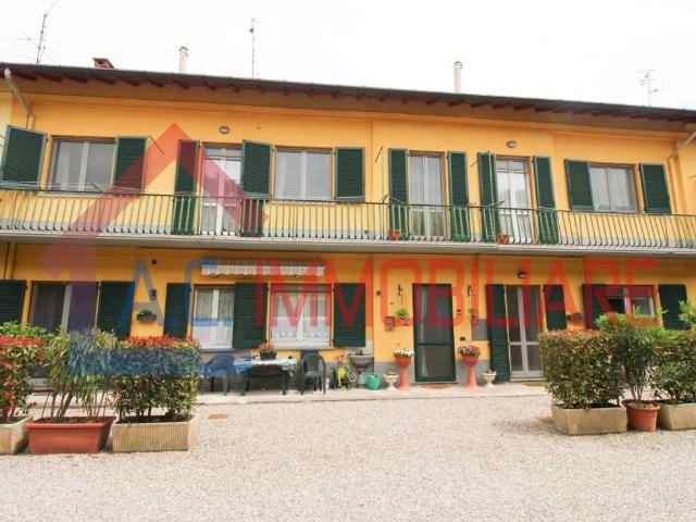 Casa indipendente in vendita a Samarate VA