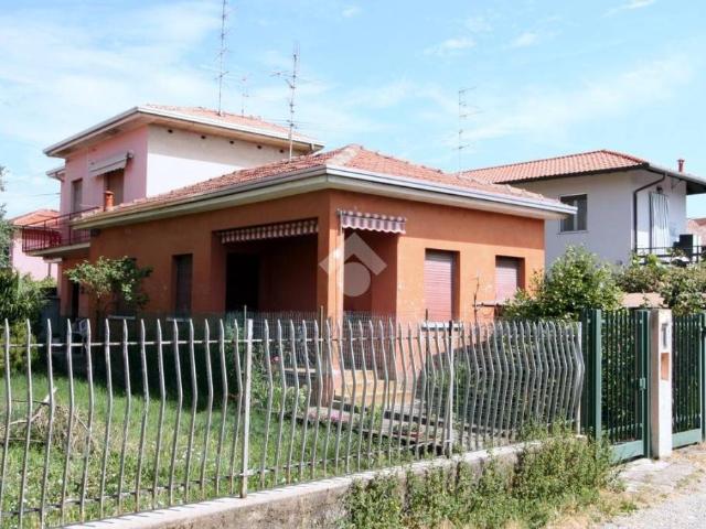 Casa indipendente in vendita a San Martino, Cassano Magnago