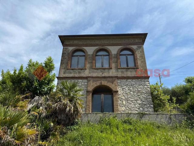 Casa indipendente in vendita a San Martino Valle Caudina AV