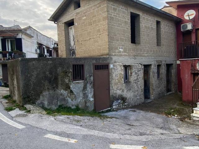 Casa indipendente in vendita a San Martino Valle Caudina AV