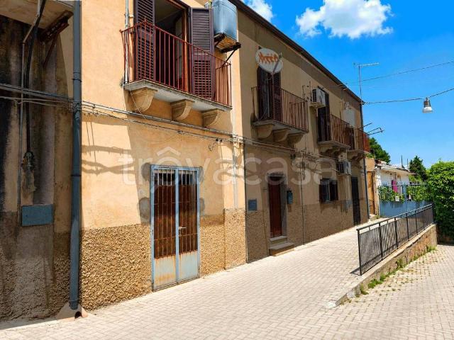 Casa indipendente in vendita a San Michele di Ganzaria via Salvatore Lo Tauro, 9