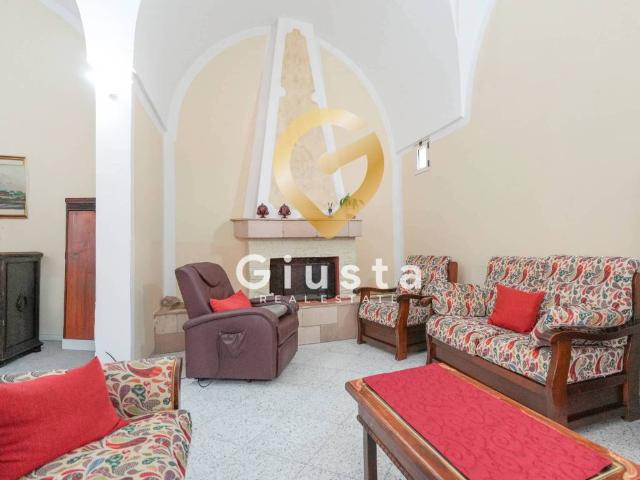 Casa indipendente in vendita a San Michele Salentino BR