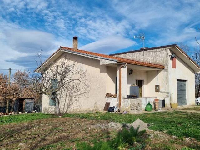 Casa indipendente in vendita a San Nicola Baronia AV
